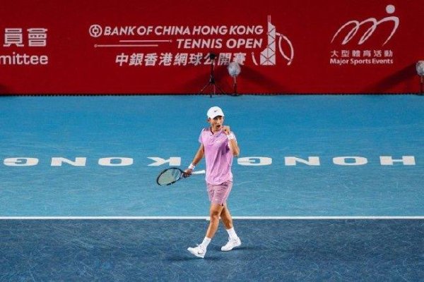 香港赛商竣程反转  晋级下一轮  四强 准总决赛    将战锦织圭