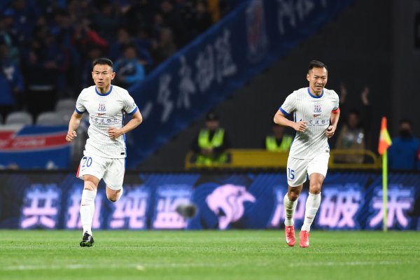 媒体人：申花“二老”吴曦、于汉超的竞技状态  比国家队很多人要好