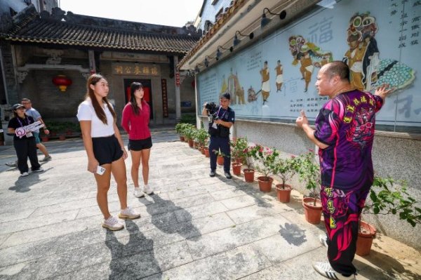 年少  力量邂逅非遗！中国小花沉浸式感受  麒麟舞文化
