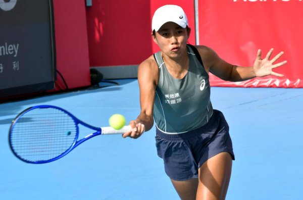 香港网球运动活动      透明  赛：张帅、王雅繁无缘女单八强
