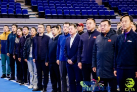 出席闭幕仪式  的领导和嘉宾