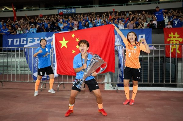 王霜:很多人由于亚冠的获胜 记住了武汉女足,我们有决心和责任感 王霜:很多人由于亚冠的获胜 记住了武汉女足,我们有决心和责任感