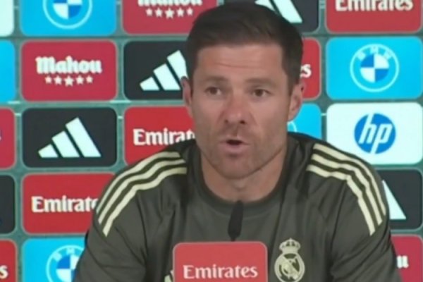 阿隆索：巴尔韦德已准备出战明日赛事  ；从未有球员拒绝踢某个位置